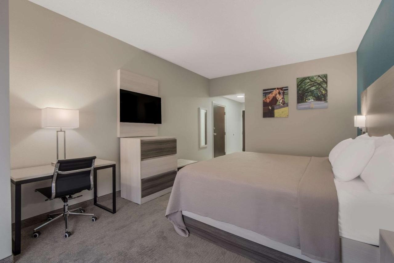 Quality Inn & Suites Aiken Exteriör bild
